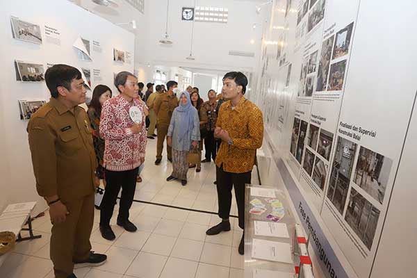 Untag Surabaya Ubah Balai RW Ketandan jadi Pusat Kreativitas Warga