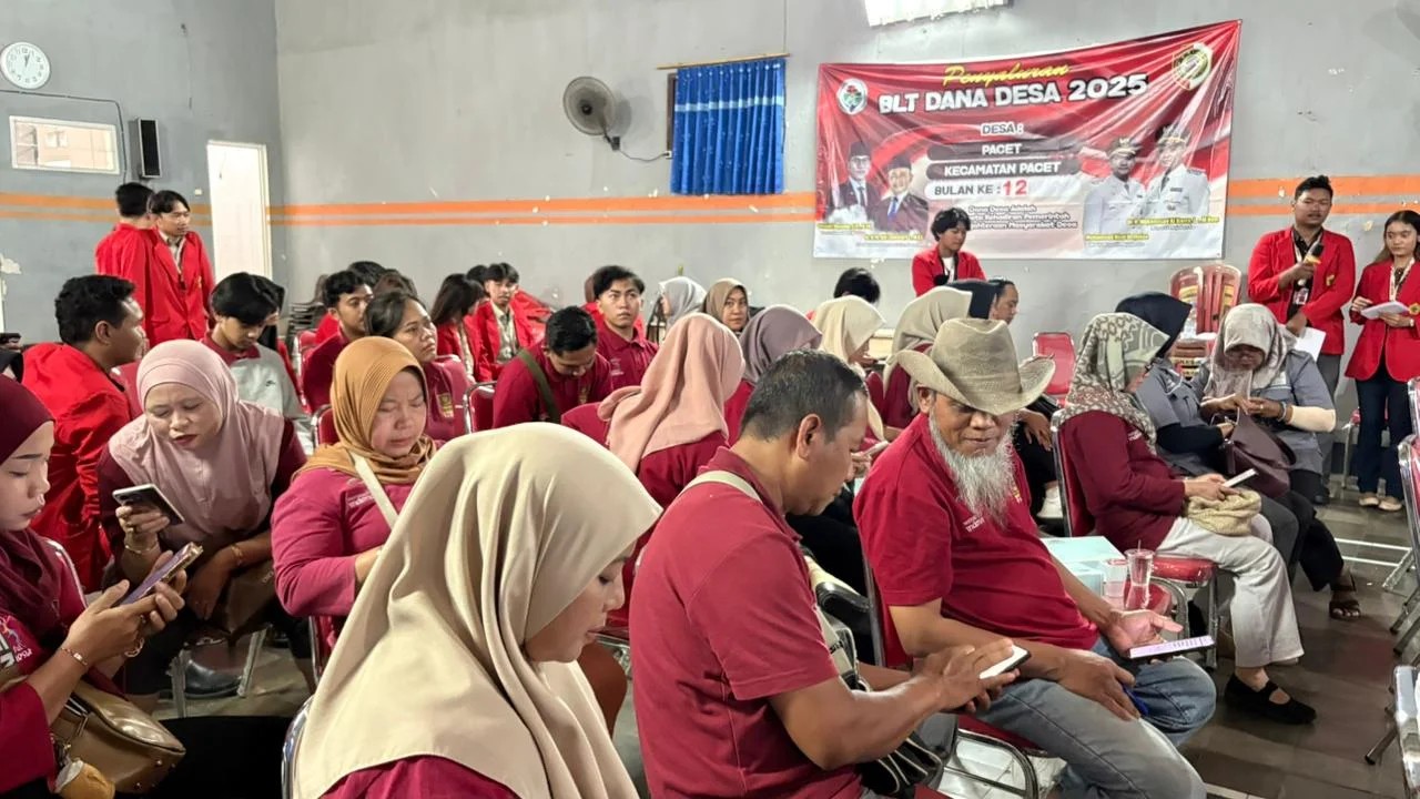 Dosen dan Mahasiswa Untag Surabaya Bekali UMKM Desa Pacet Teknologi AI untuk Perkuat Daya Saing