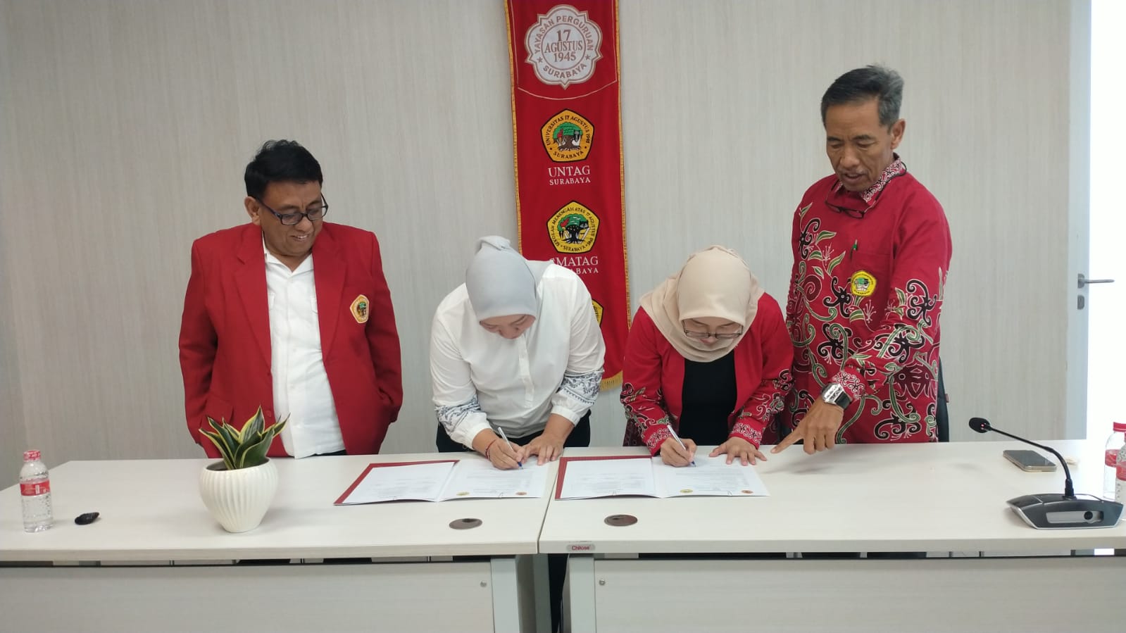 Untag Surabaya Laksanakan Penandatanganan MoU dan Benchmarking dengan Untag Samarinda