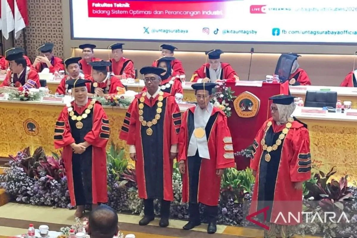 Untag Surabaya Kukuhkan Dua Guru Besar Baru